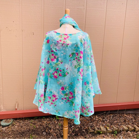 Floral sheer Poncho with Scarf - Picture 4 of 8